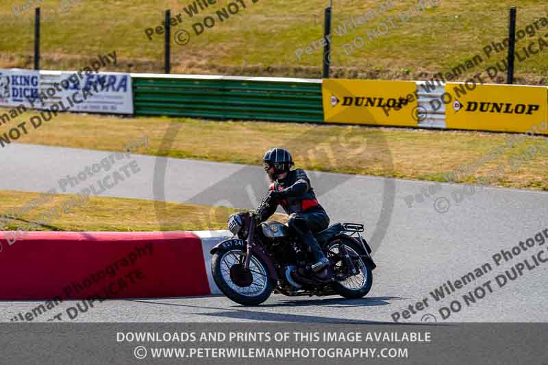 Vintage motorcycle club;eventdigitalimages;mallory park;mallory park trackday photographs;no limits trackdays;peter wileman photography;trackday digital images;trackday photos;vmcc festival 1000 bikes photographs